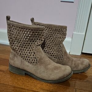 Mudd Taupe Woven Suede Ankle Booties